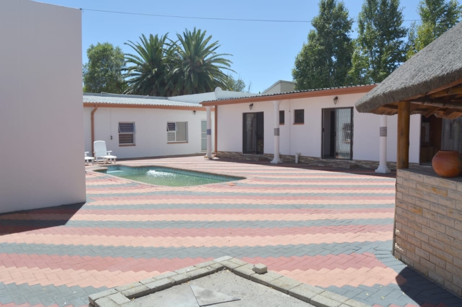 4 Bedroom Property for Sale in Flamingo Park Free State